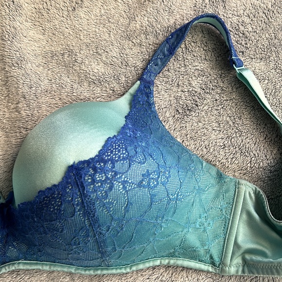 DÉESSE💫 Blue With Lace Lightly Padded Wireless Lightweight Bra - Picture 5 of 13